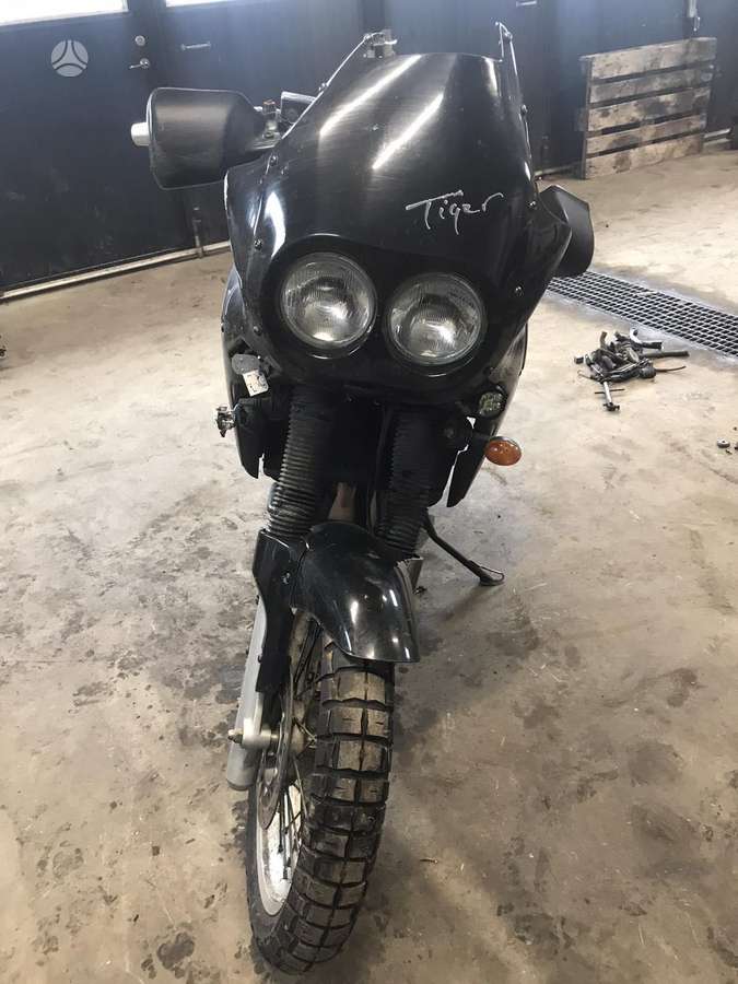 Triumph Adventurer, krosa / enduro