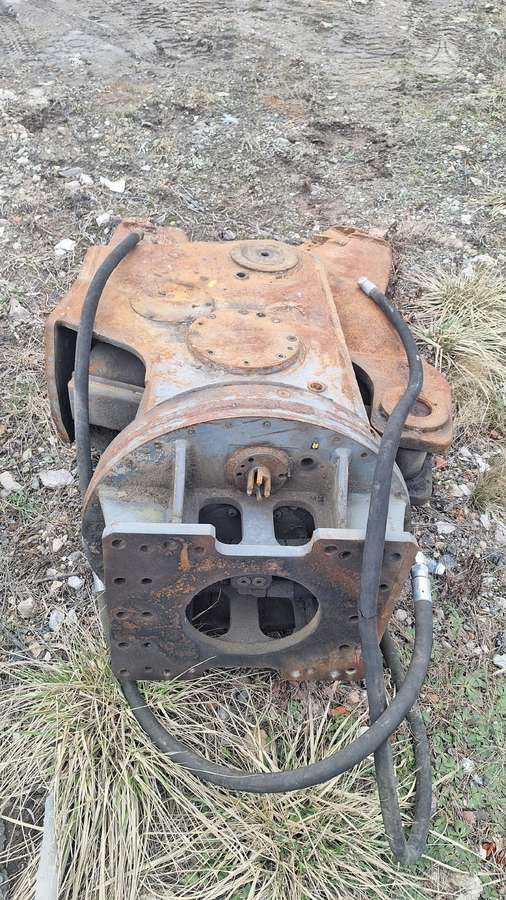 Caterpillar Veractert, hydraulic shears
