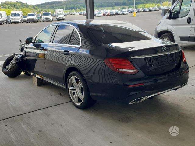 Mercedes-Benz E300 Orine pakaba