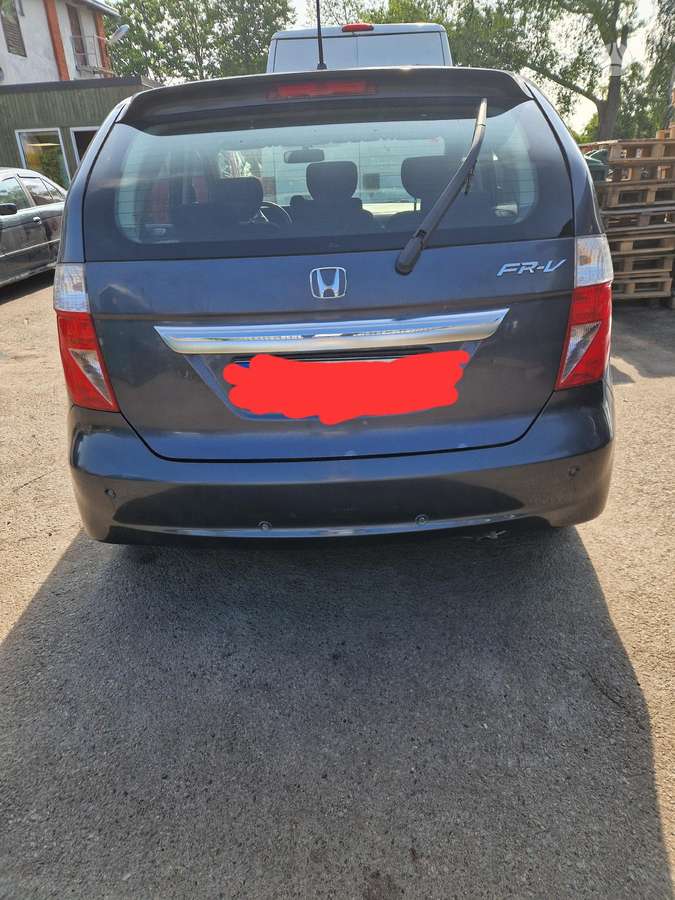 Honda FR-V