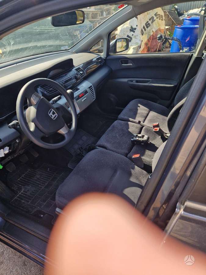 Honda FR-V