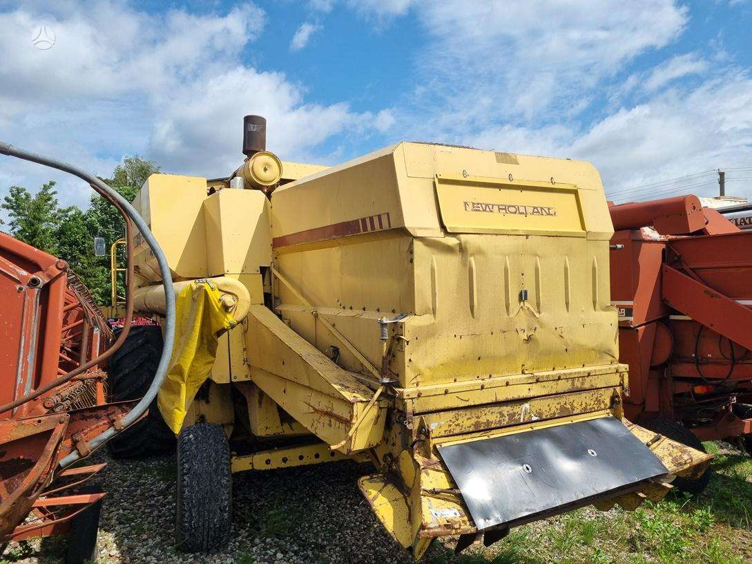 New Holland TX36, kombainai