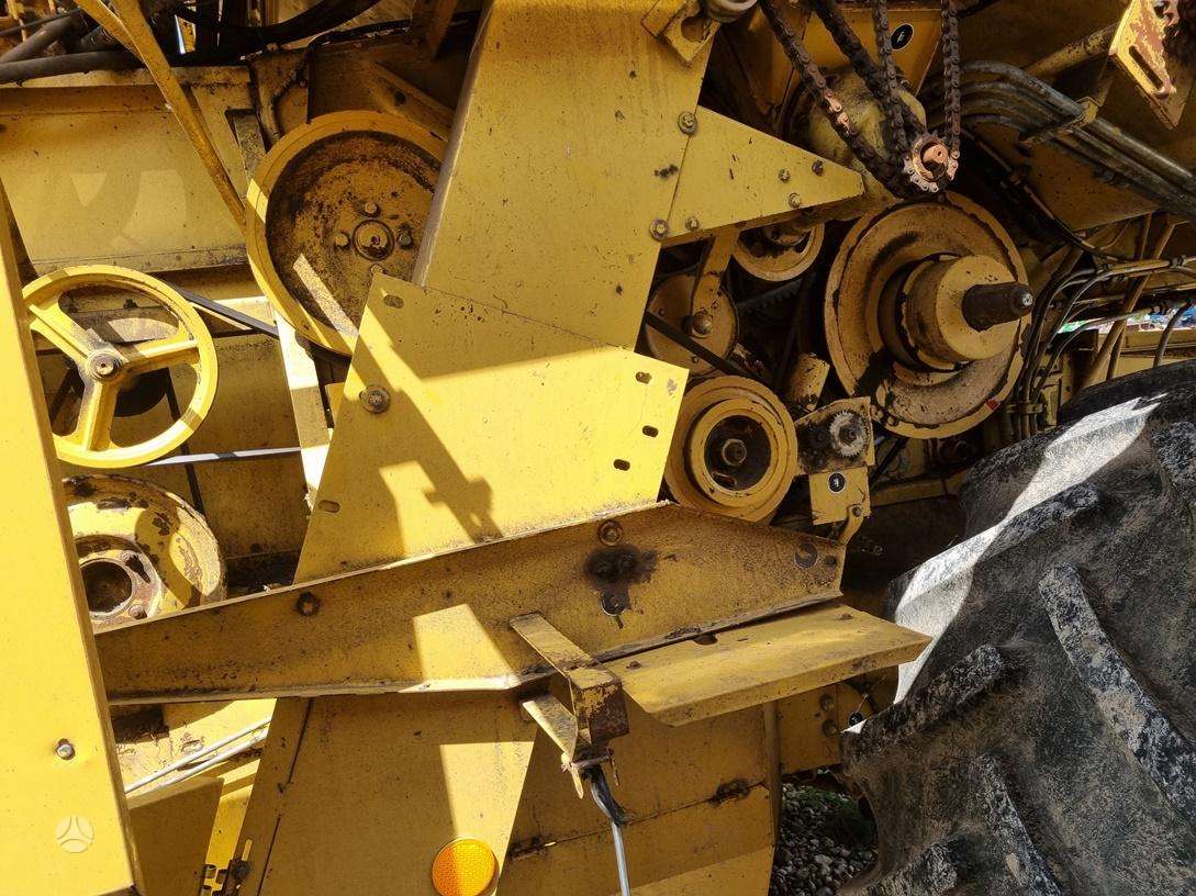 New Holland TX36, kombainai