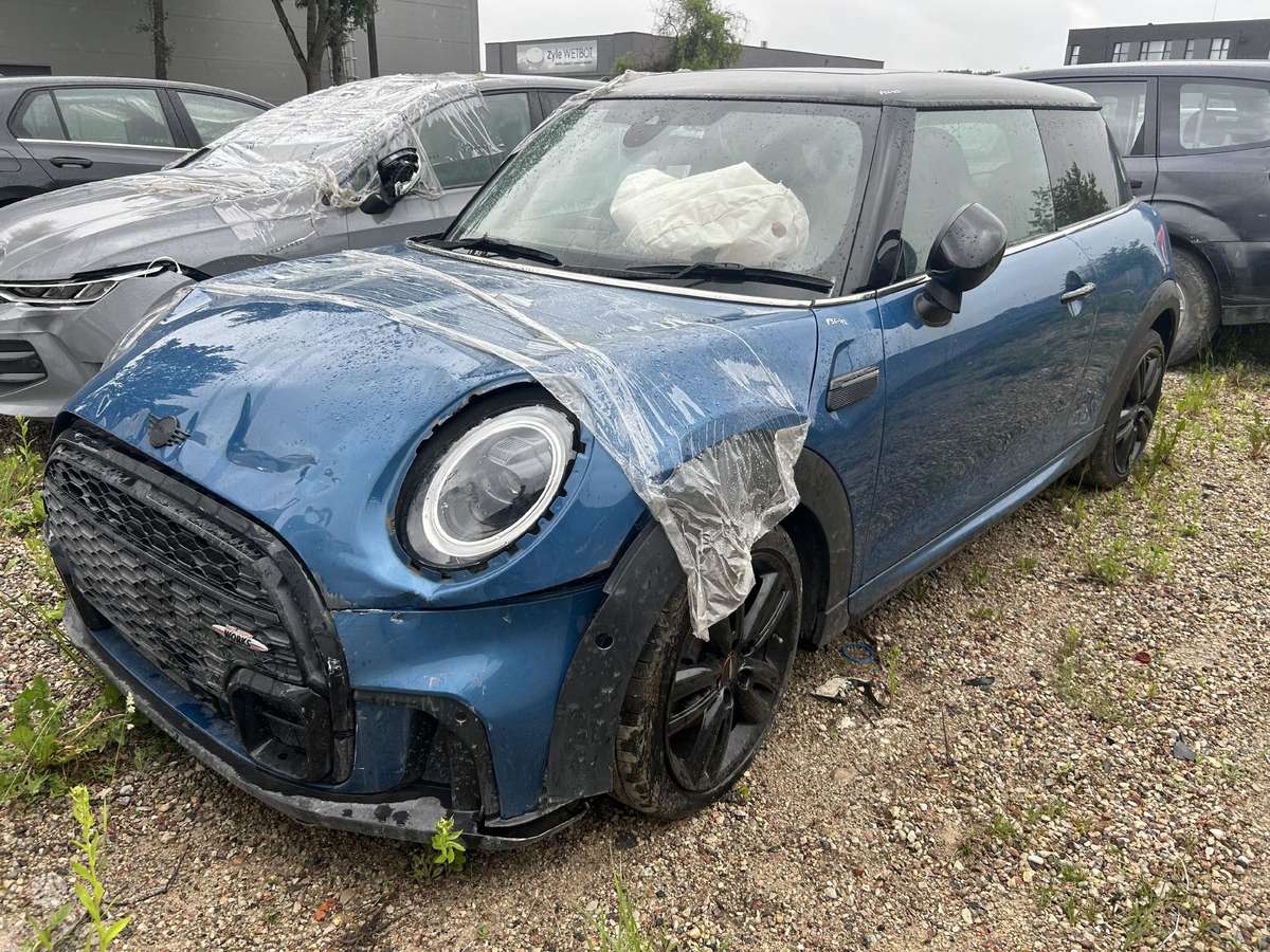 Mini Cooper dalimis. Ardomas mini cooper f56 2023m dalimis
