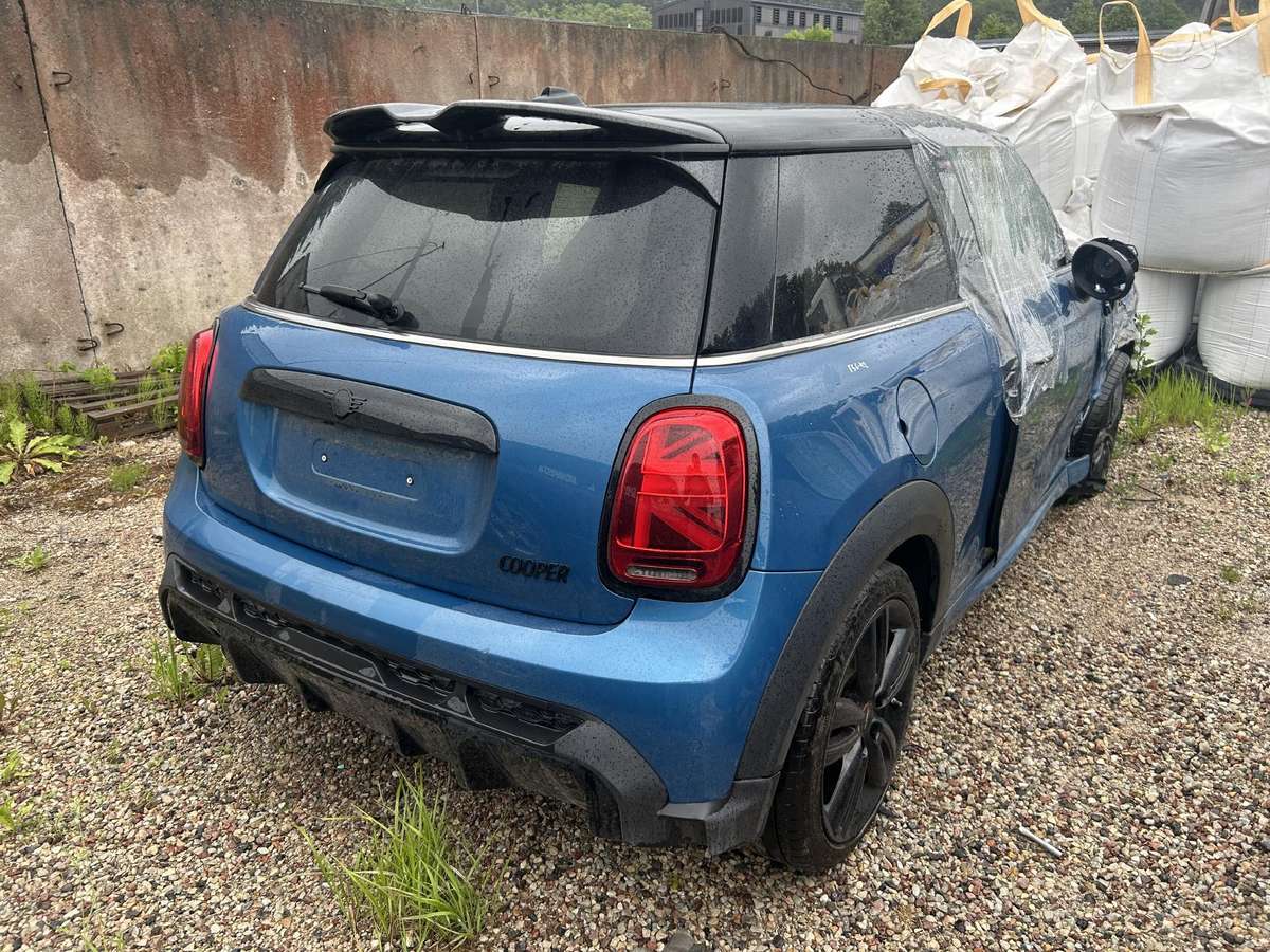 Mini Cooper dalimis. Ardomas mini cooper f56 2023m dalimis