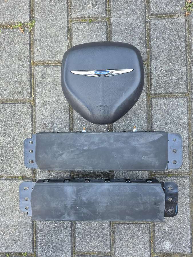 Chrysler Pacifica body parts
