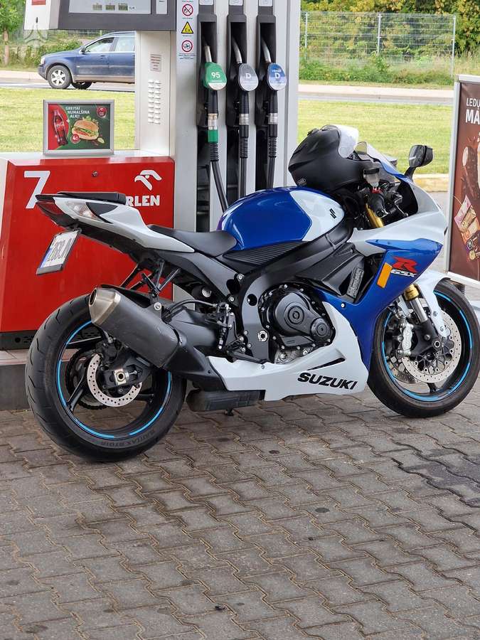 Suzuki GSX-R 750cc, superbikes