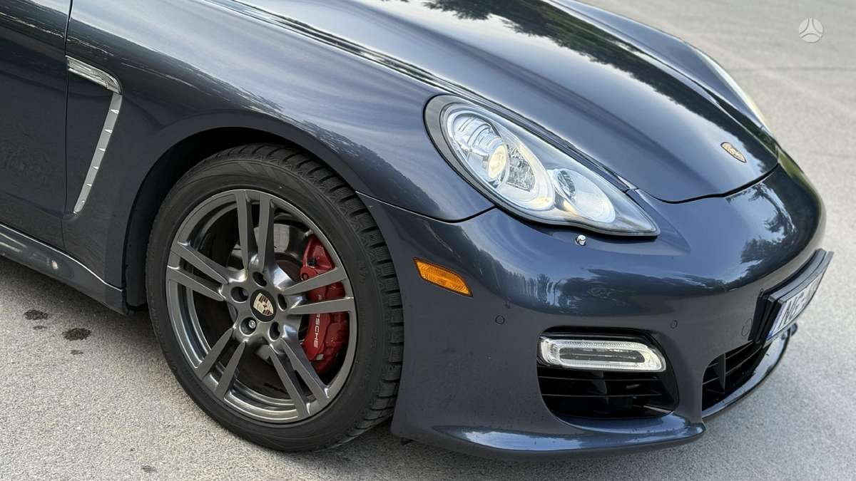 Porsche Panamera - 8