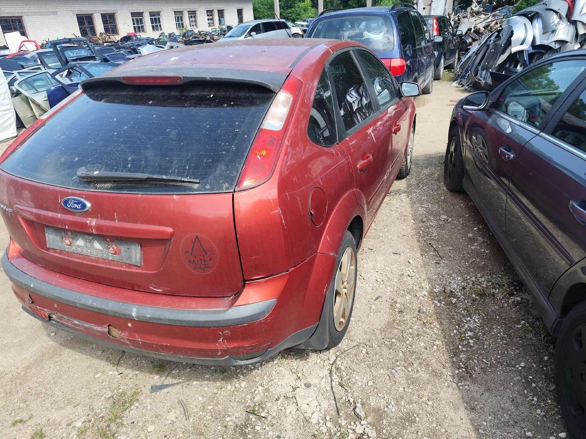 Ford Focus dalimis