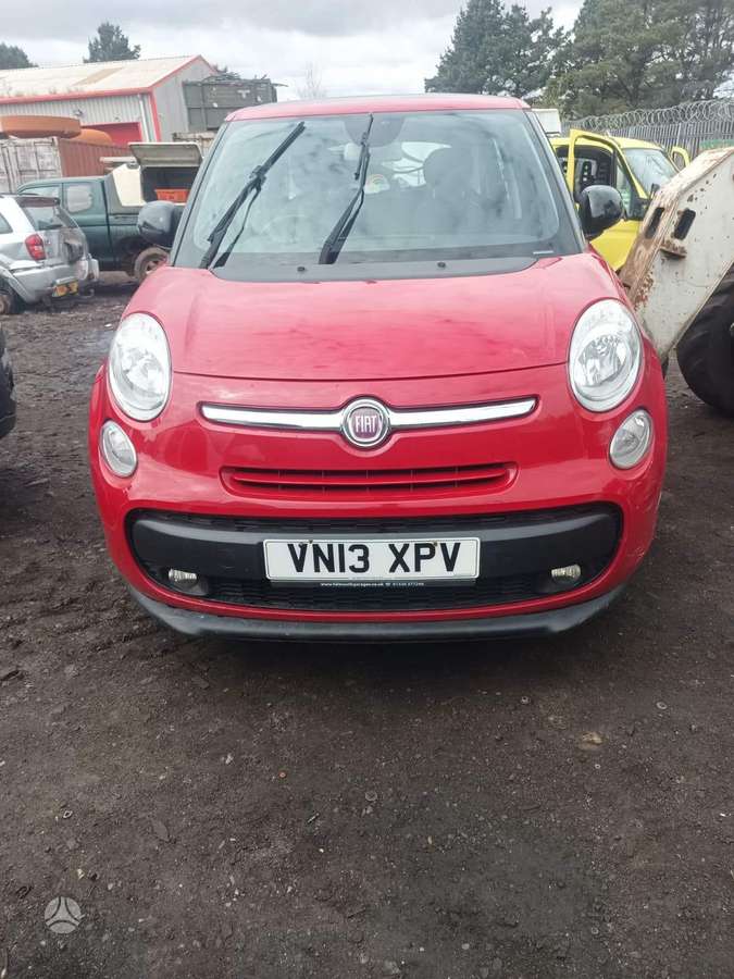Fiat 500L Auto is anglijos dalimis