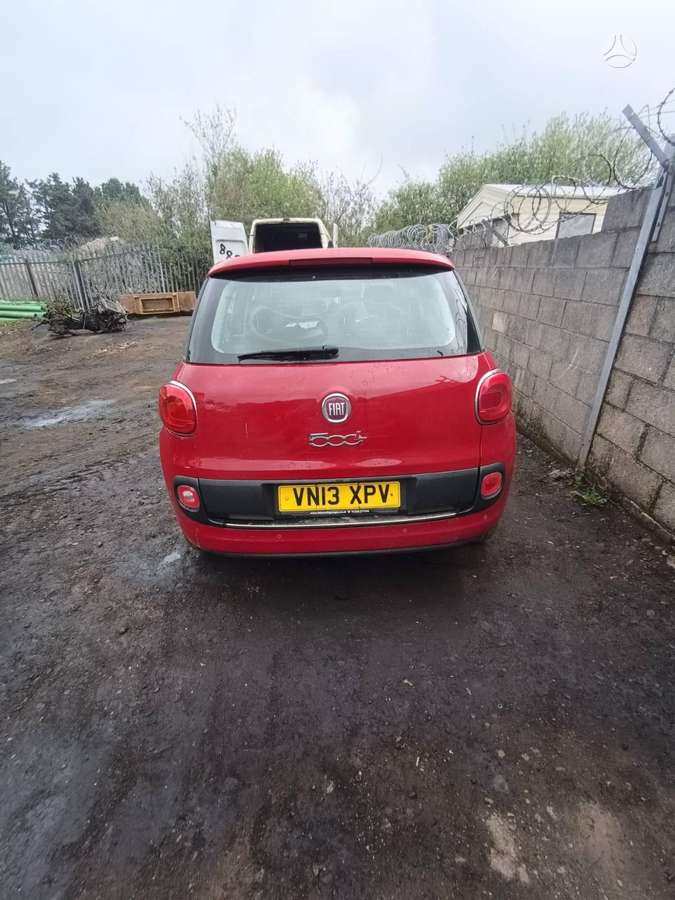 Fiat 500L Auto is anglijos dalimis