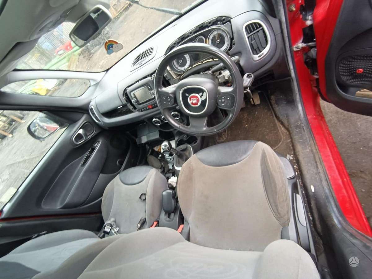 Fiat 500L Auto is anglijos dalimis