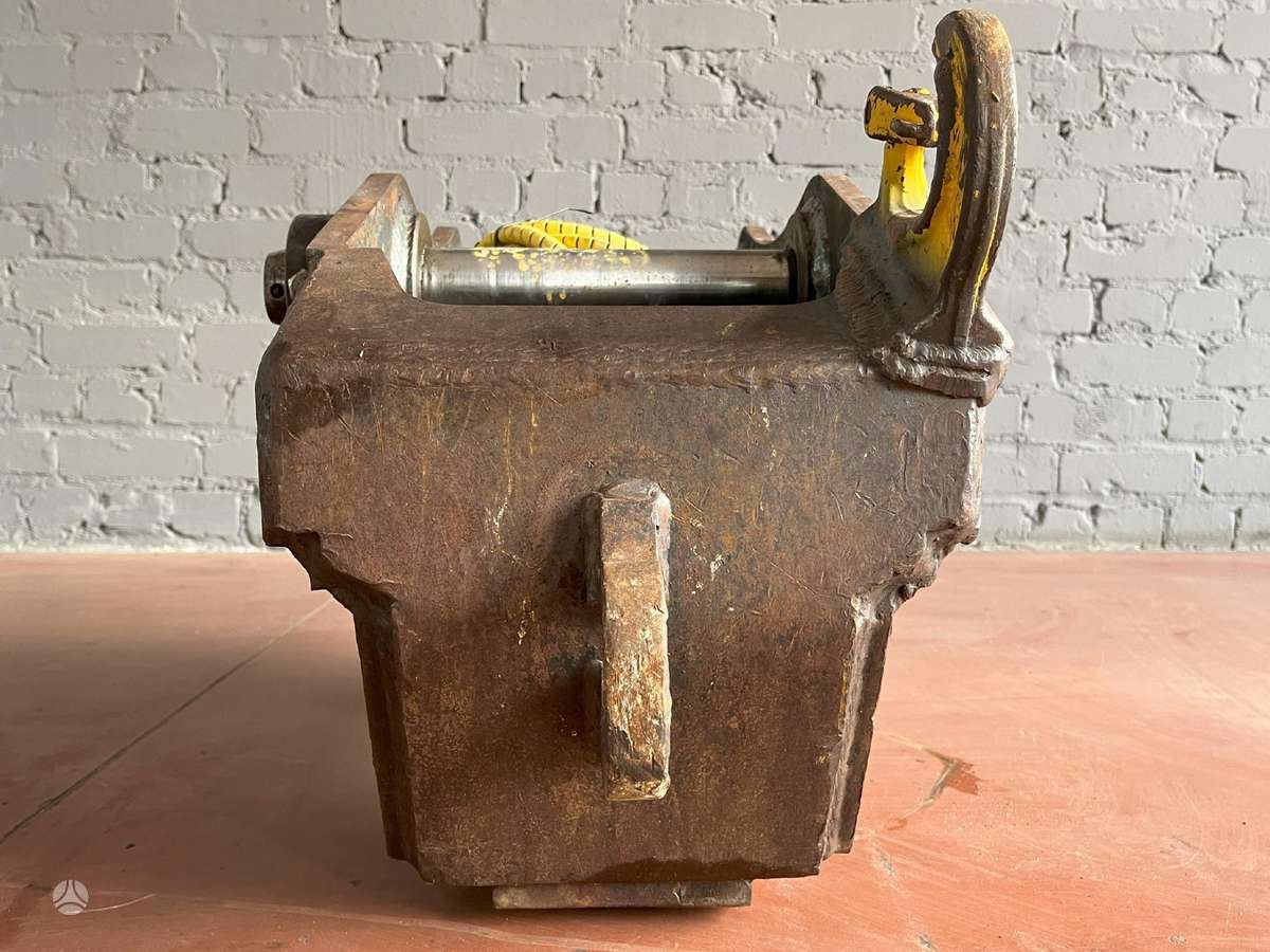 Komatsu PW160-11, buckets