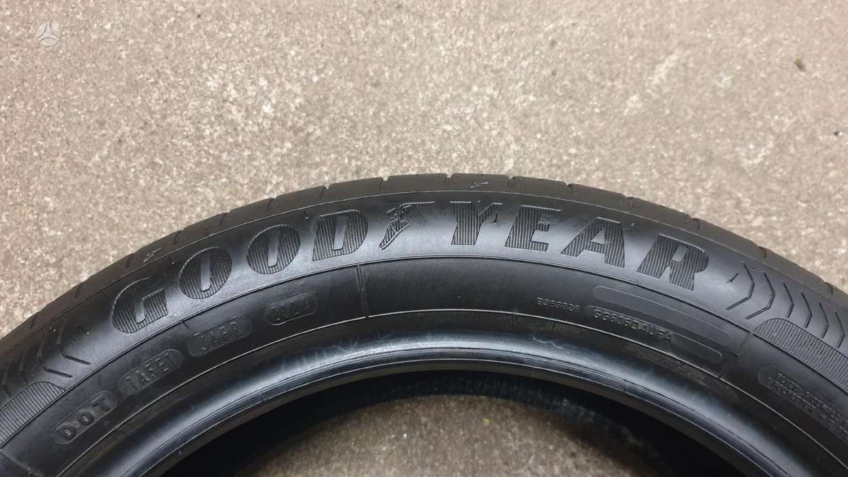 Goodyear EfficientGripPerformance NAUJA, summer 205/55 R17