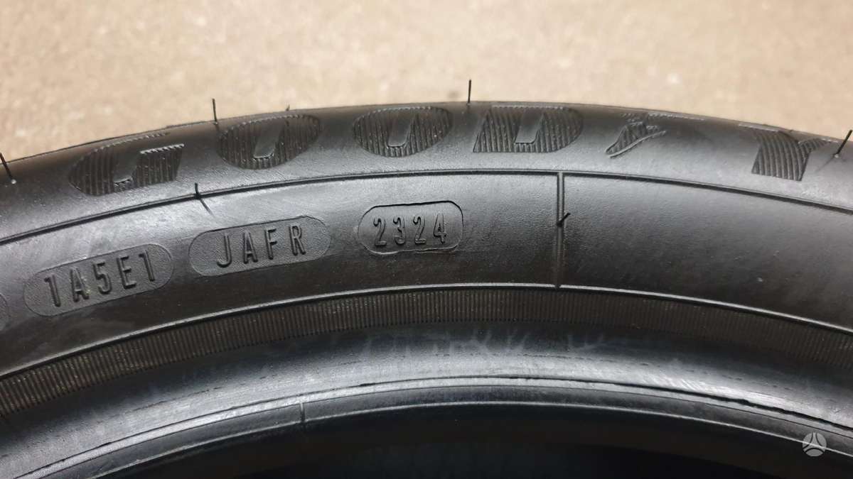 Goodyear EfficientGripPerformance NAUJA, summer 205/55 R17