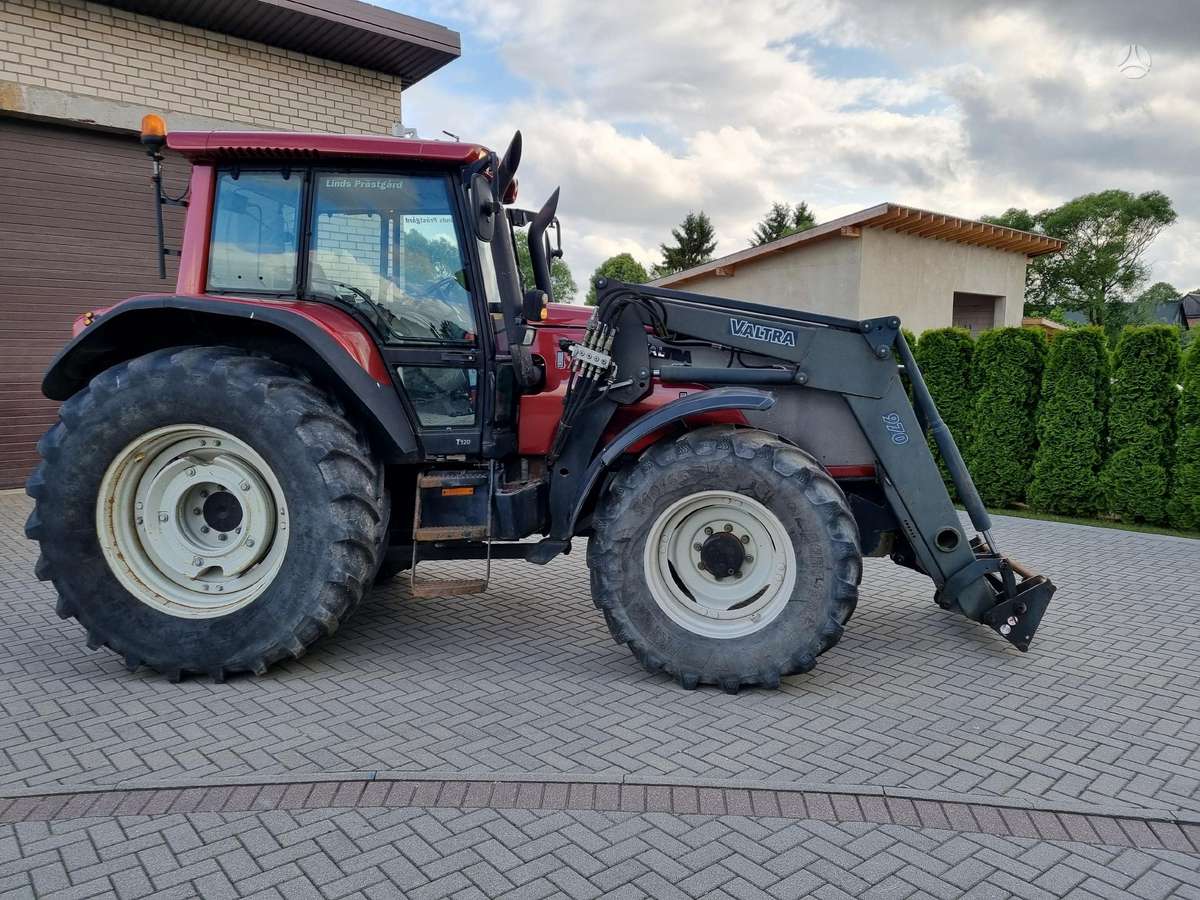 Valtra T120, tractors