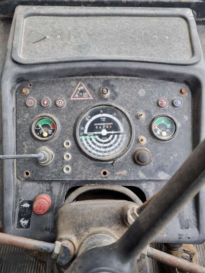 John Deere 2130, tractors