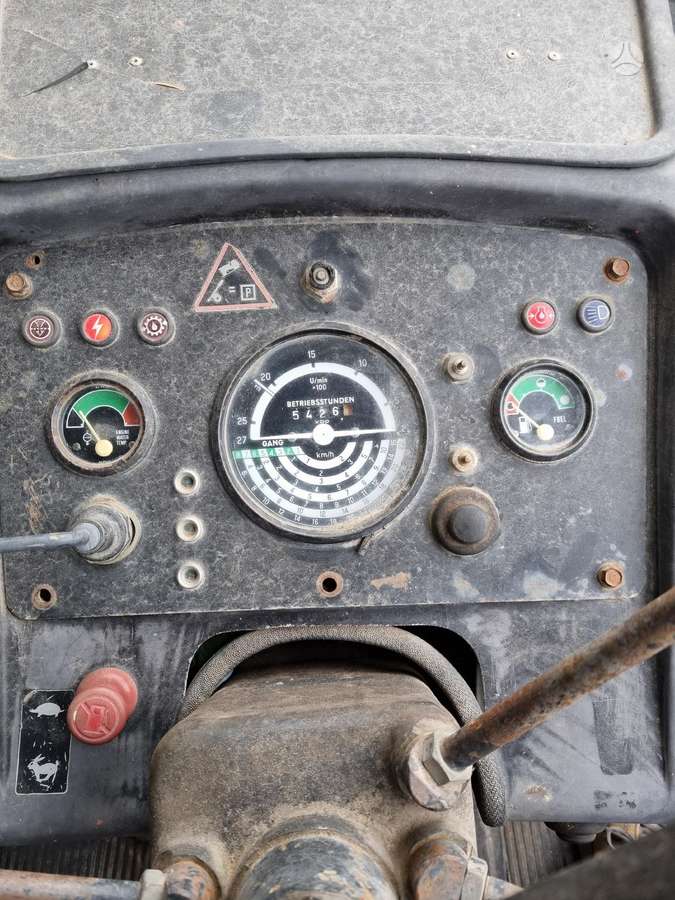 John Deere 2130, traktori
