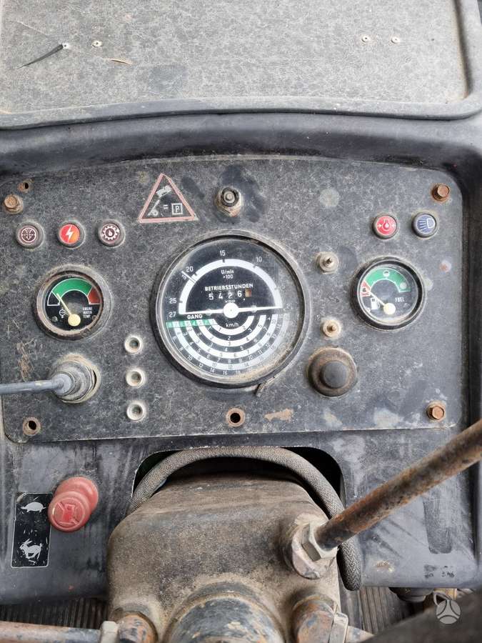 John Deere 2130, тракторы