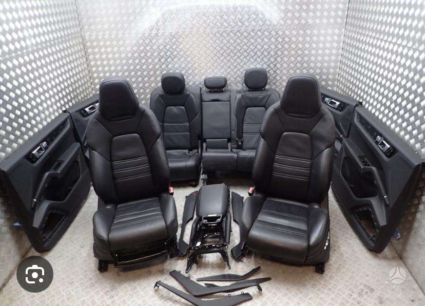 Porsche Cayenne Salonas
