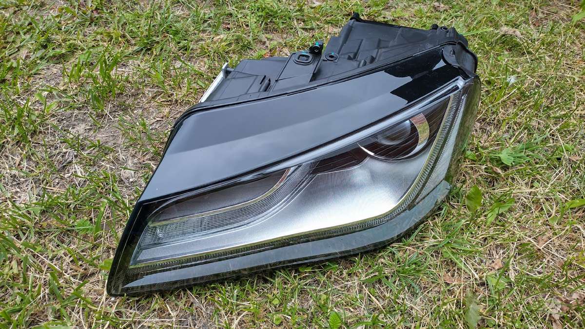 Audi A8 žibintai