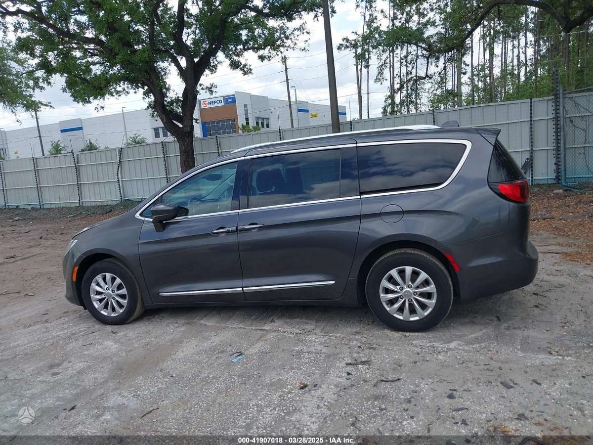 Chrysler Pacifica for parts