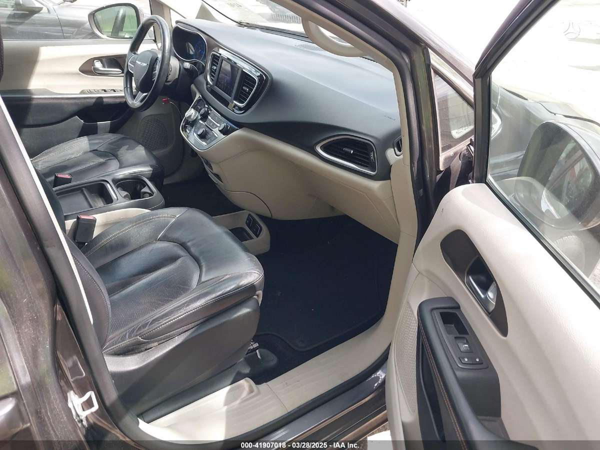 Chrysler Pacifica rezerves daļās