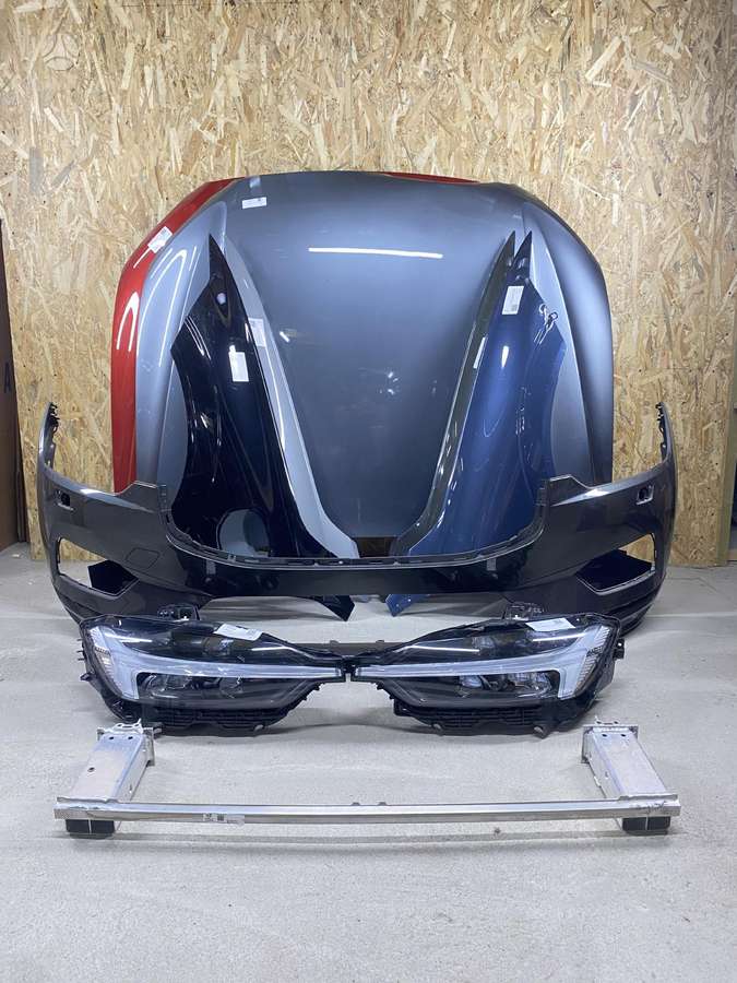Volvo XC60 kėbulo dalys