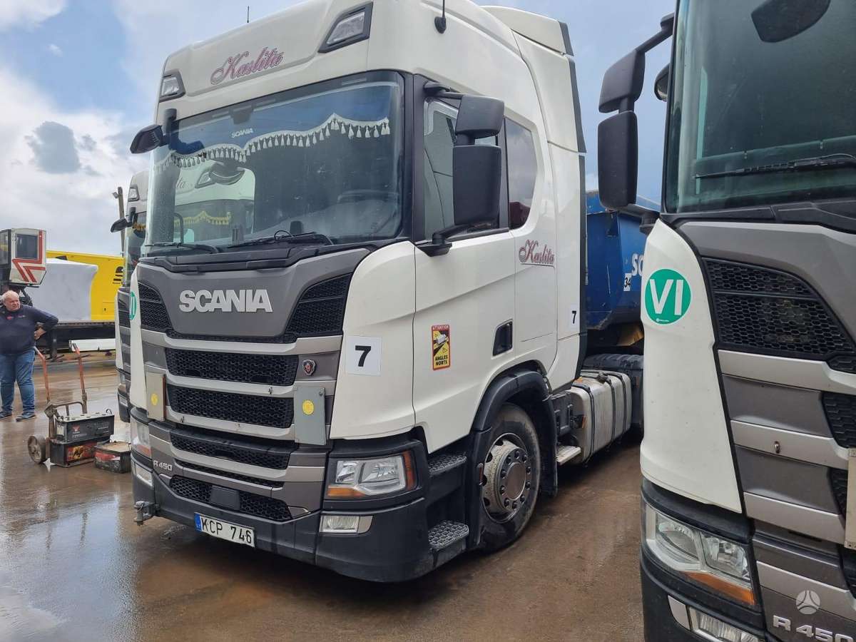 Scania R 450, 2 miegamosios vietos