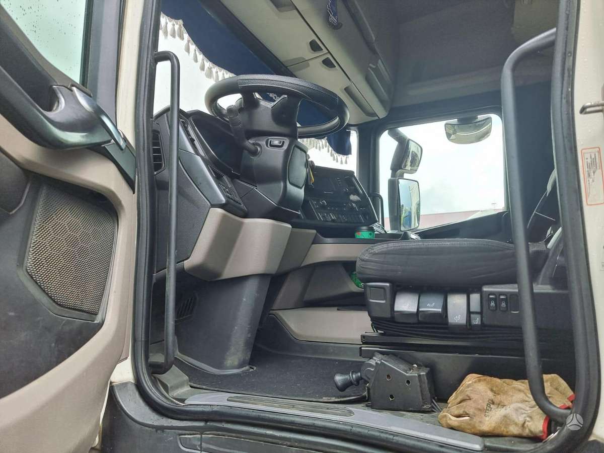Scania R 450, 2 miegamosios vietos