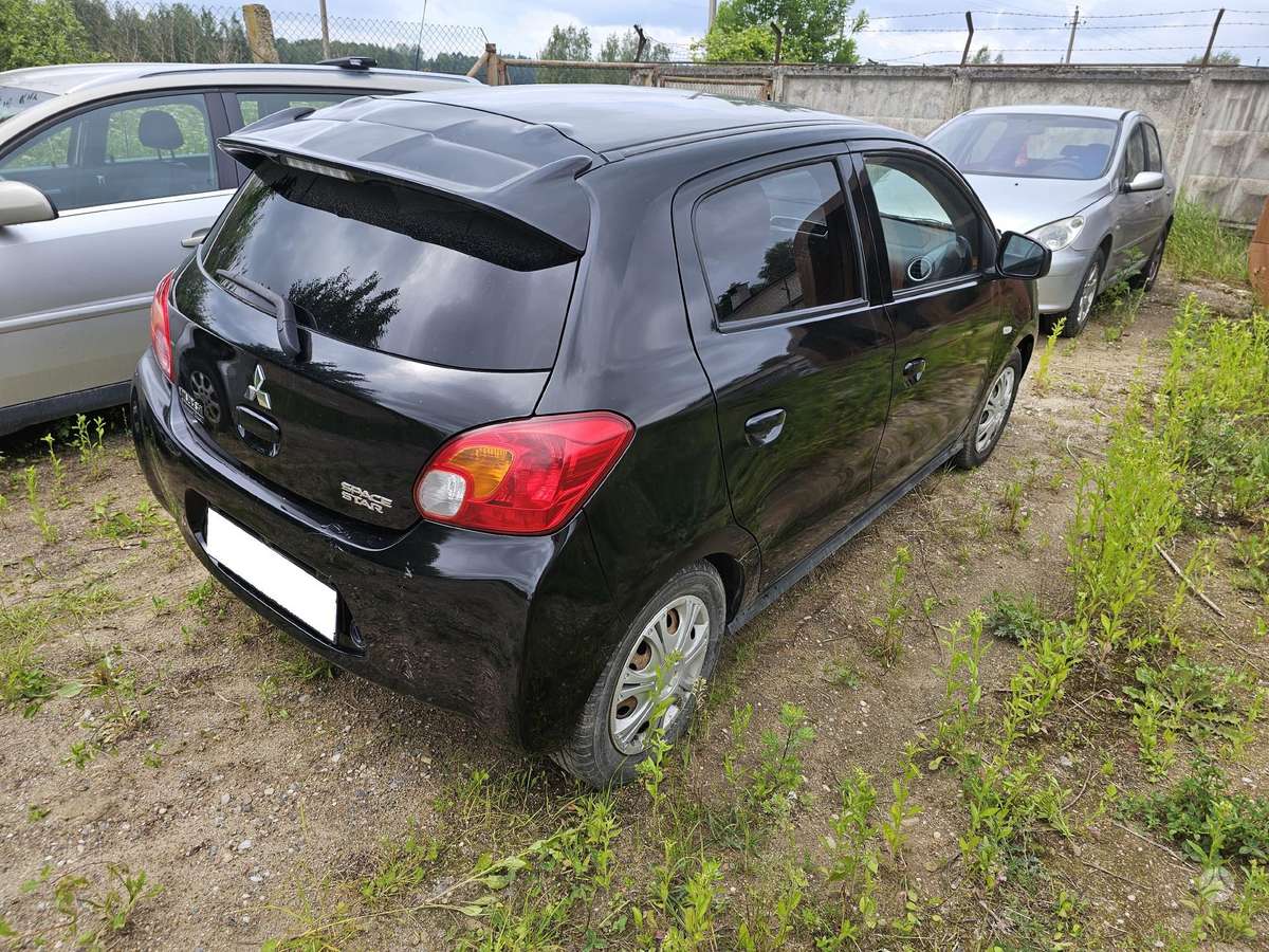 Mitsubishi Space Star dalimis