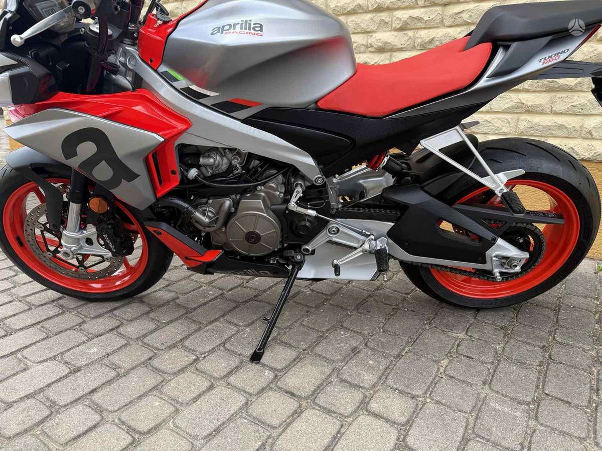 Aprilia Tuono 660cc, street / classic