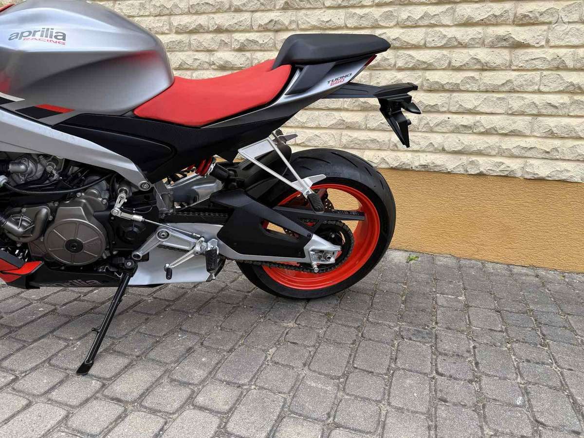 Aprilia Tuono 660cc, street / classic