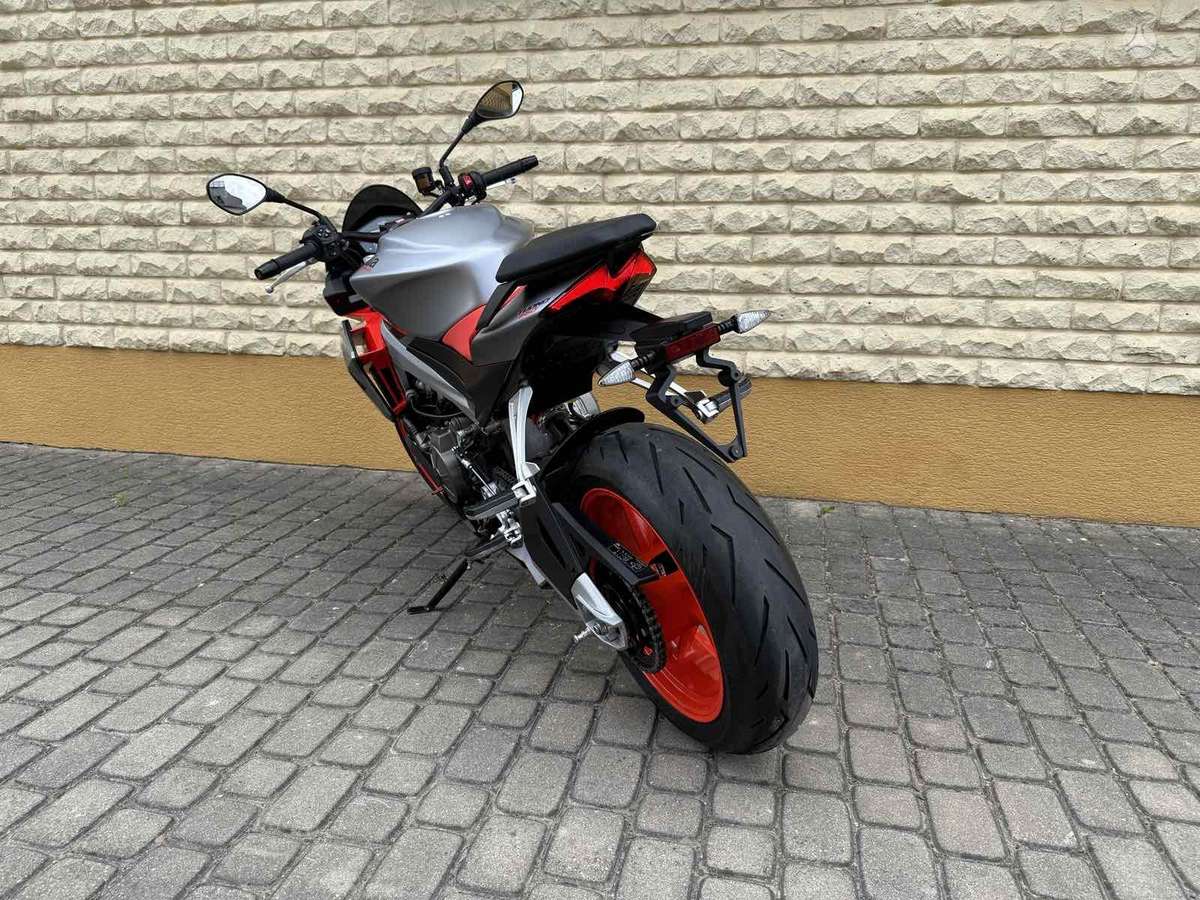 Aprilia Tuono 660cc, street / classic