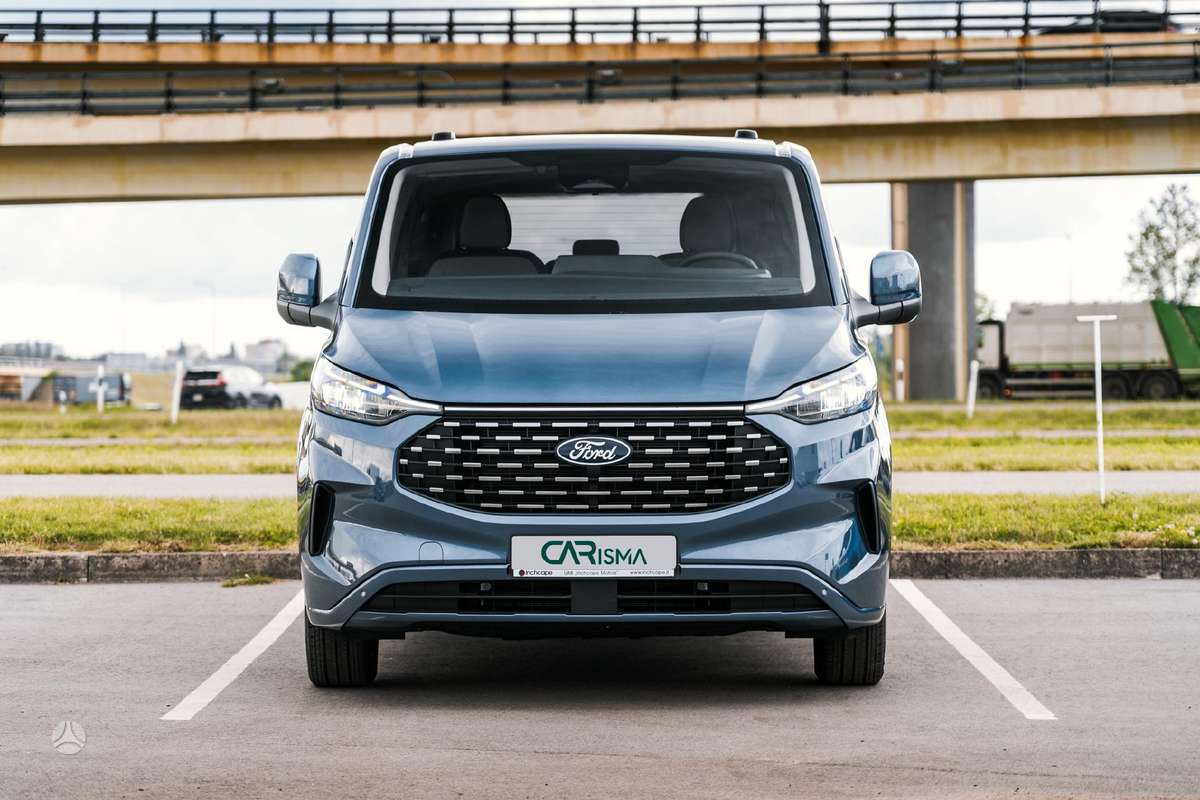 Ford Tourneo Custom, passenger minibus