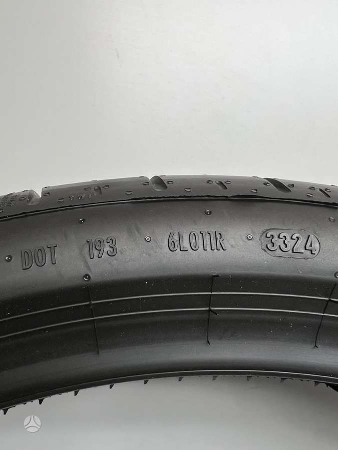 Pirelli P-Zero E * ELECT 2024m, летние 255/35 R22