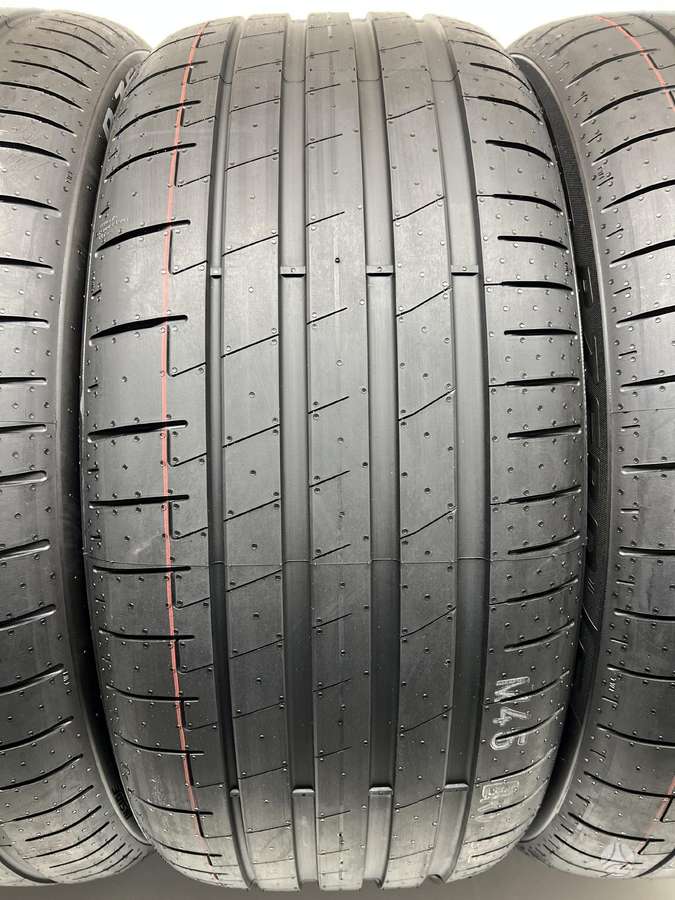 Pirelli P-Zero E ELECT 2024m, летние 275/35 R22