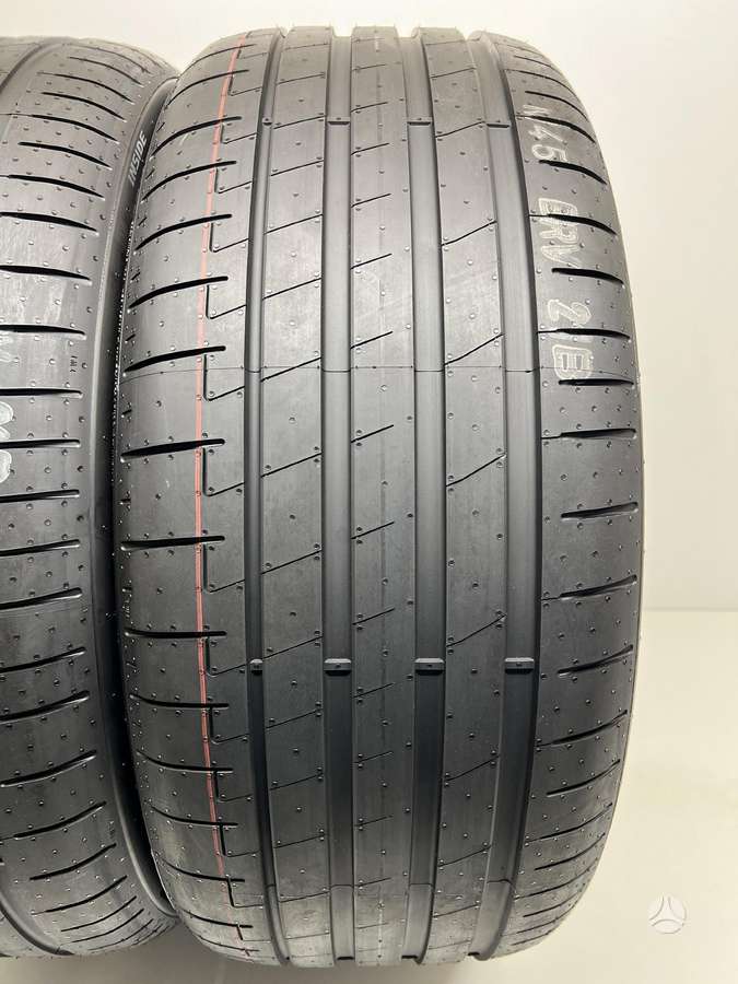 Pirelli P-Zero E * ELECT 2024m, летние 255/35 R22