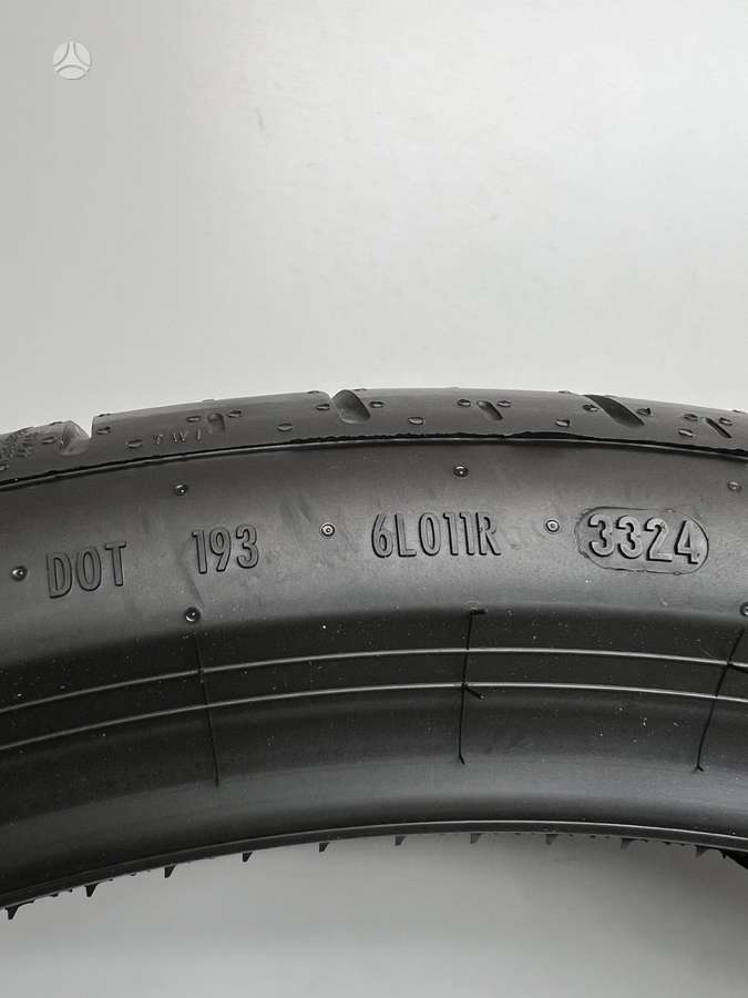 Pirelli P-Zero E * ELECT 2024m, летние 255/35 R22
