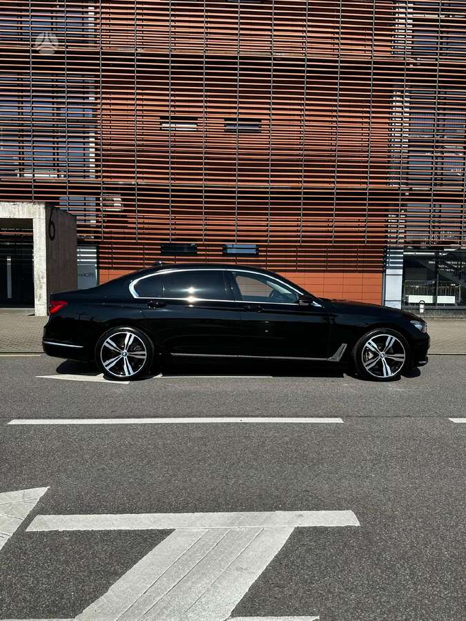 BMW 740, 3.0 l., Седан