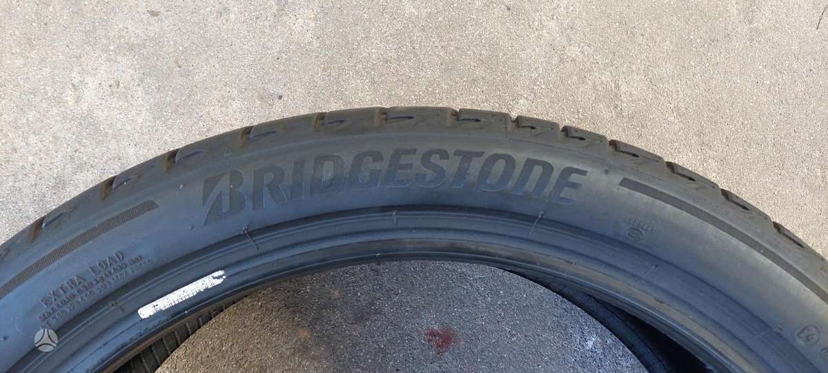 Bridgestone, vasaras 225/40 R19