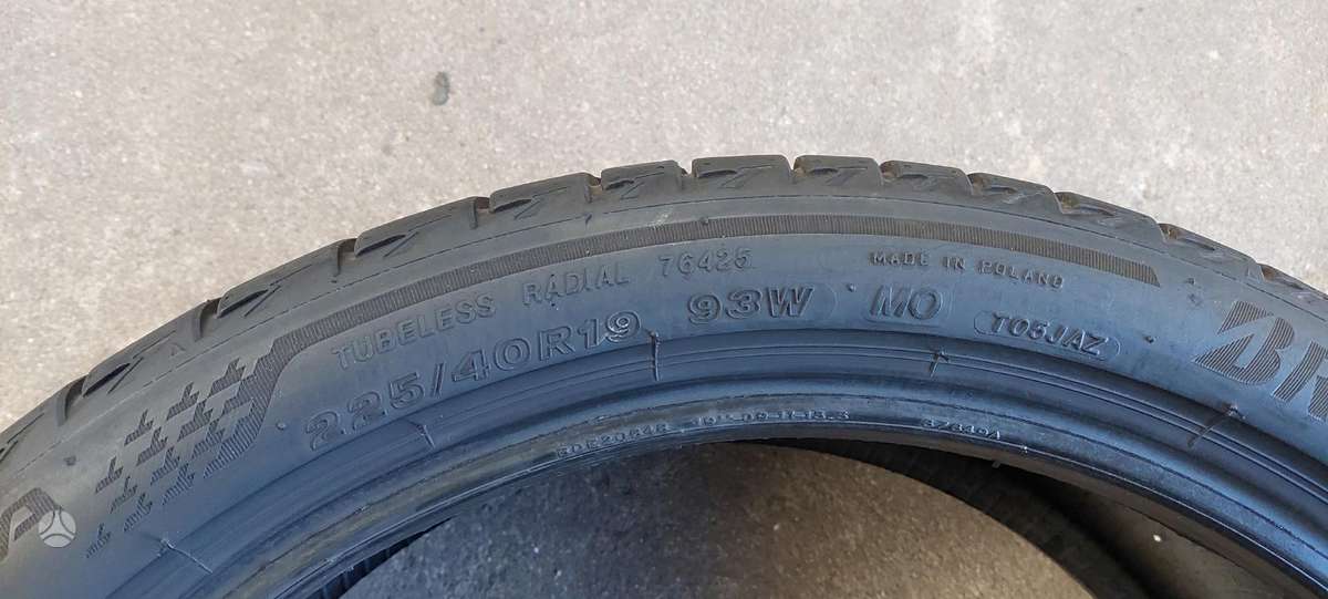 Bridgestone, vasaras 225/40 R19