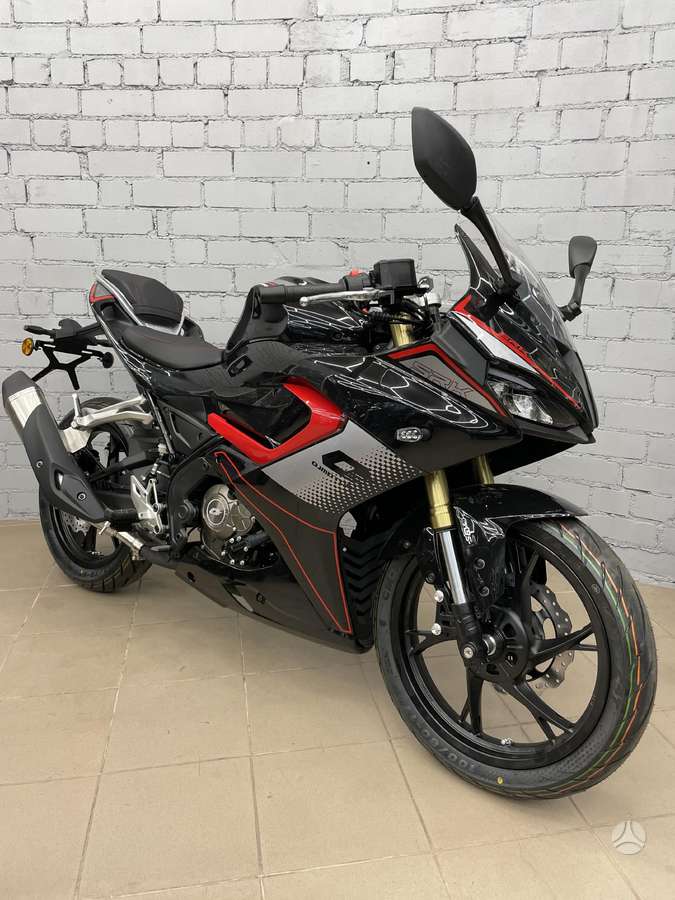 QJMOTOR SRK 125R 125cc, superbikes