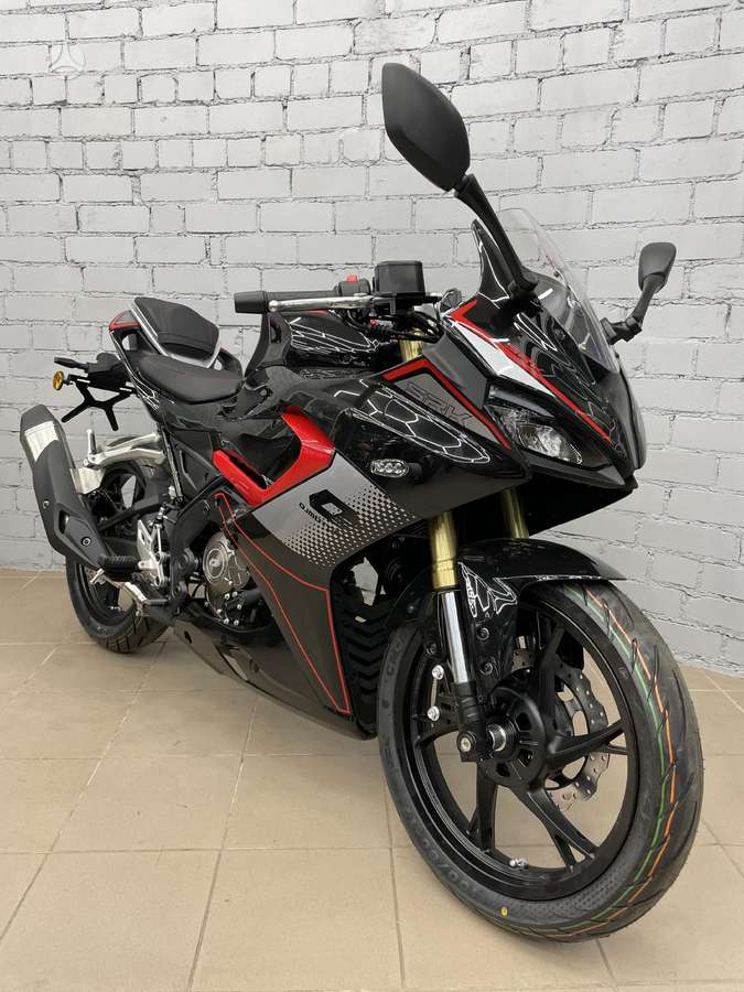 QJMOTOR SRK 125R 125cc, superbikes