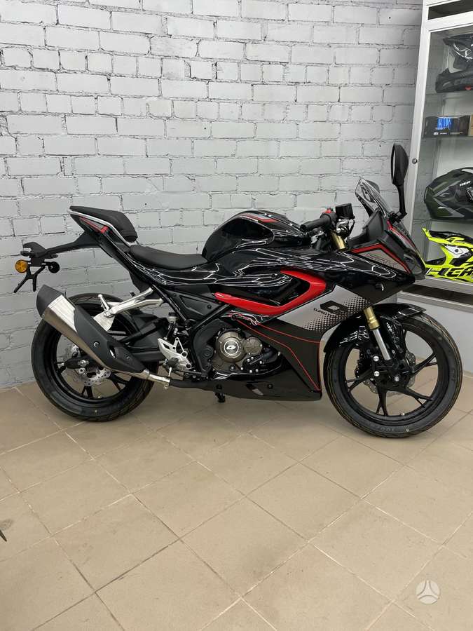 QJMOTOR SRK 125R 125cc, superbikes