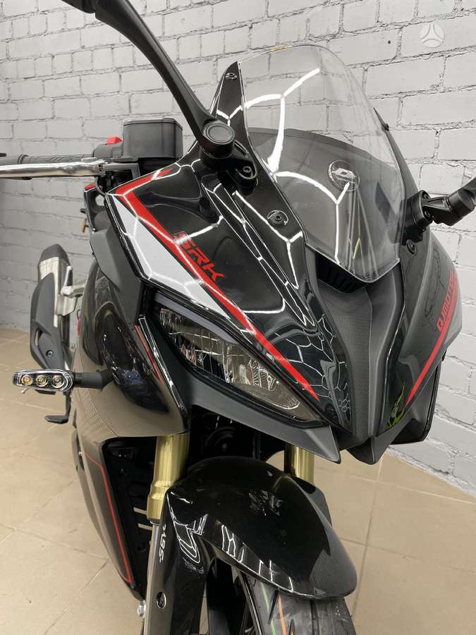 QJMOTOR SRK 125R 125cc, superbikes