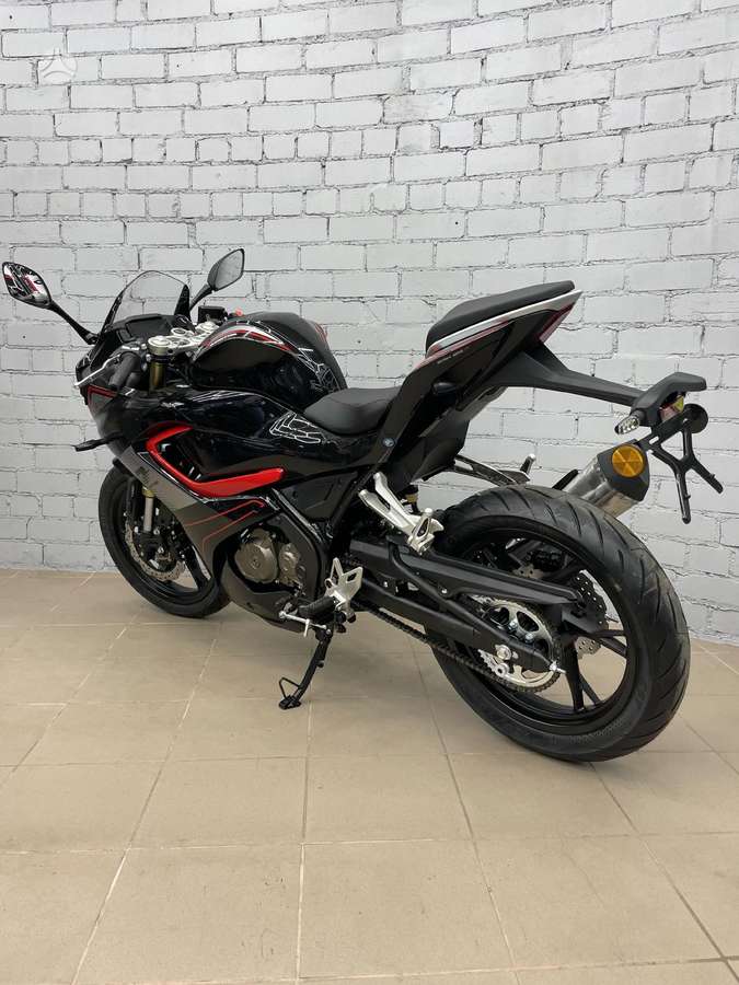 QJMOTOR SRK 125R 125cc, superbikes