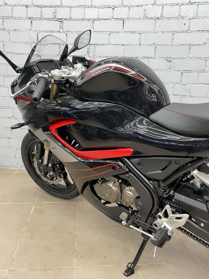 QJMOTOR SRK 125R 125cc, superbikes