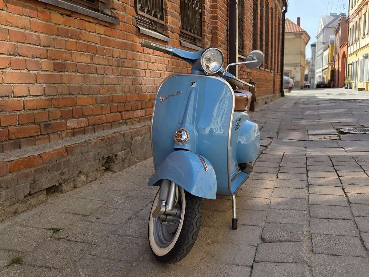 Piaggio Vespa 50cc, scooters / mopeds