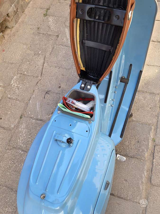 Piaggio Vespa 50cc, scooters / mopeds